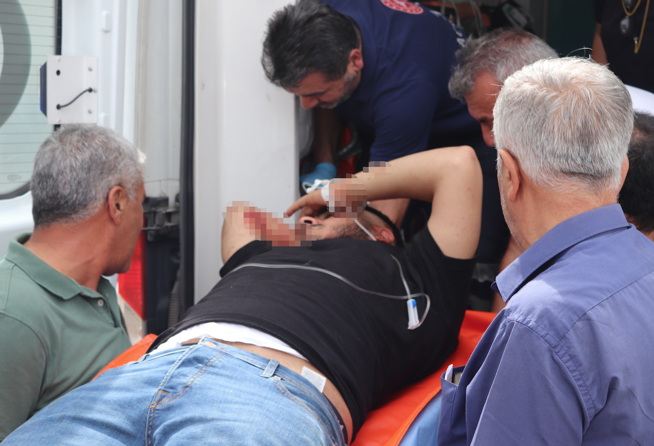 İzmir'de adliye önünde silahlı çatışma: 1 ölü, 3 yaralı