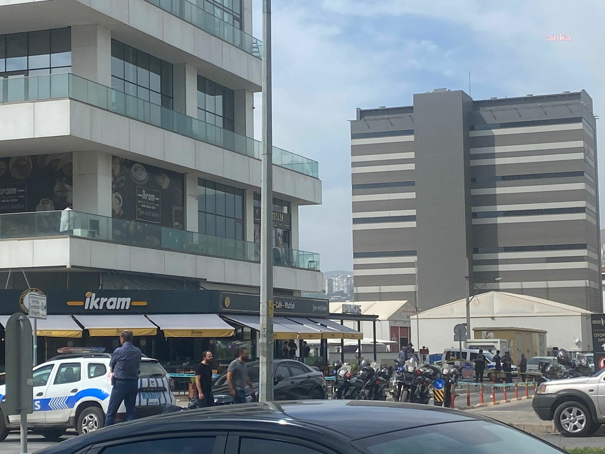 İzmir'de adliye önünde silahlı çatışma: 1 ölü, 3 yaralı