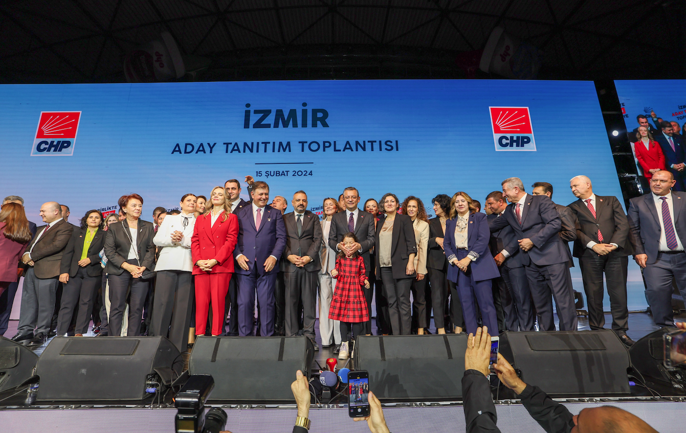 CHP Lideri Özgür Özel İzmir adaylarını tanıttı