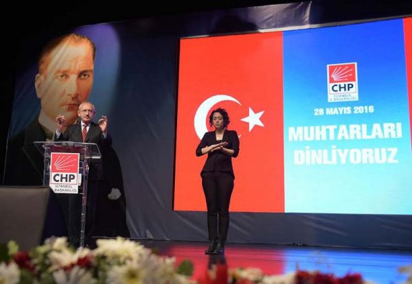 CHP lideri İstanbul'da muhtarlarla buluştu