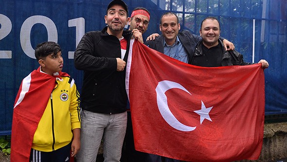 Türkiye - Hırvatistan maçı öncesi Türk taraftarlar