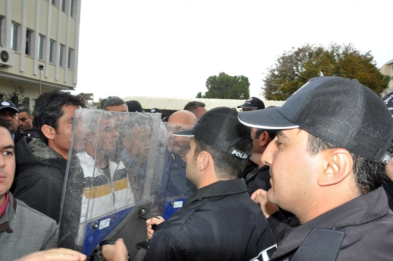 Kılıçdaroğlu'nun kardeşinden FETÖ protestosu