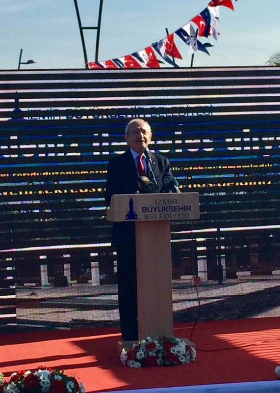Kılıçdaroğlu, açılışlar için İzmir'de