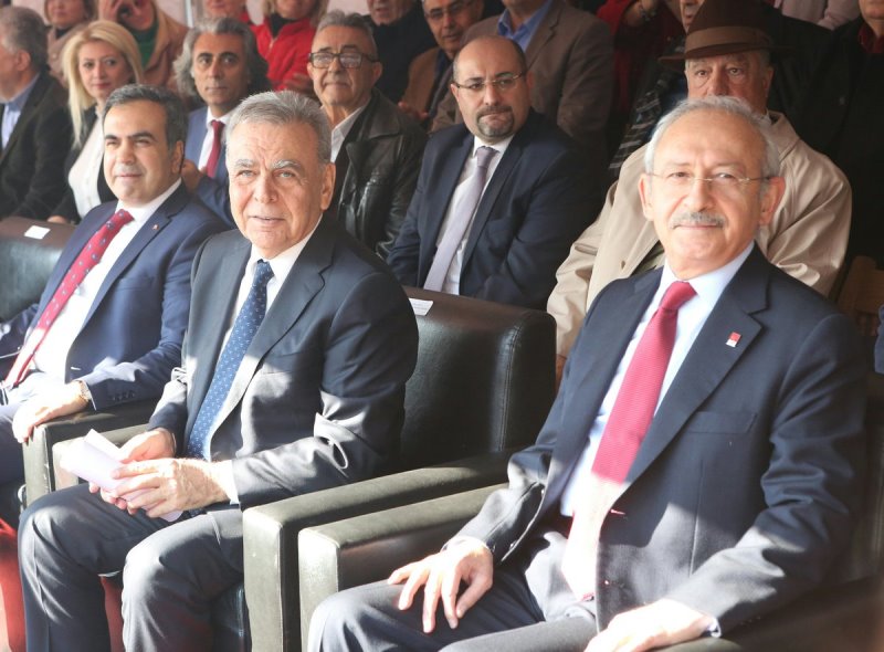 Kılıçdaroğlu, açılışlar için İzmir'de