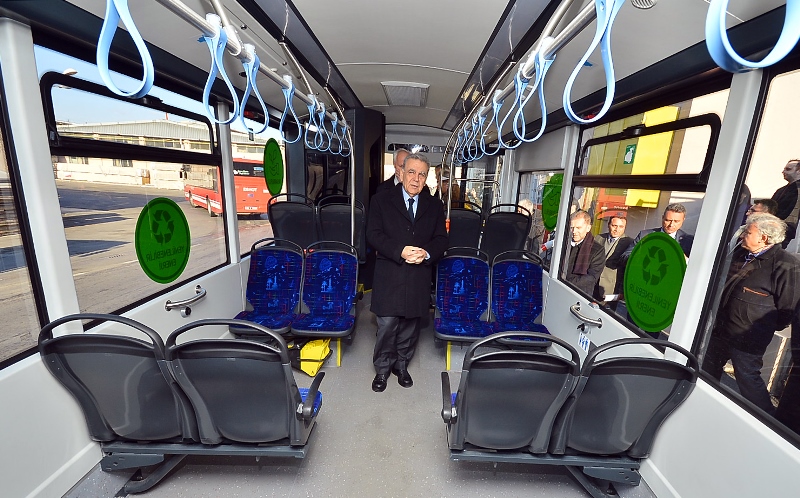 İzmir’in elektrikli otobüsleri geldi