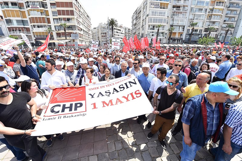 İzmir'de 1 Mayıs coşkusu