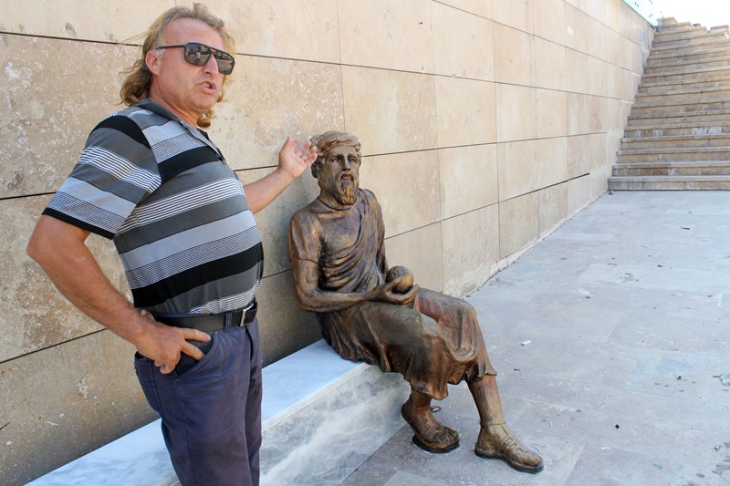 İzmir’de heykel tartışması