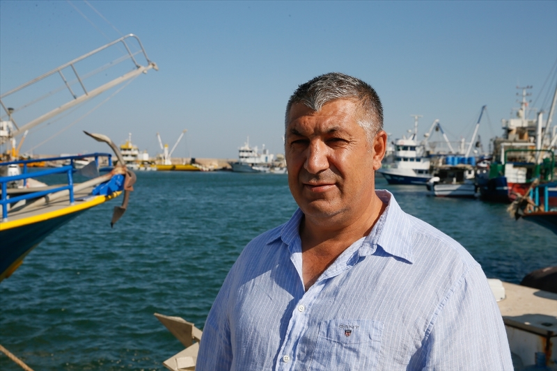 Balıkçılar halat çözmek için gün sayıyor