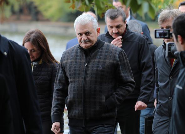Başbakan Yıldırım'dan 'emekli pozu' esprisi