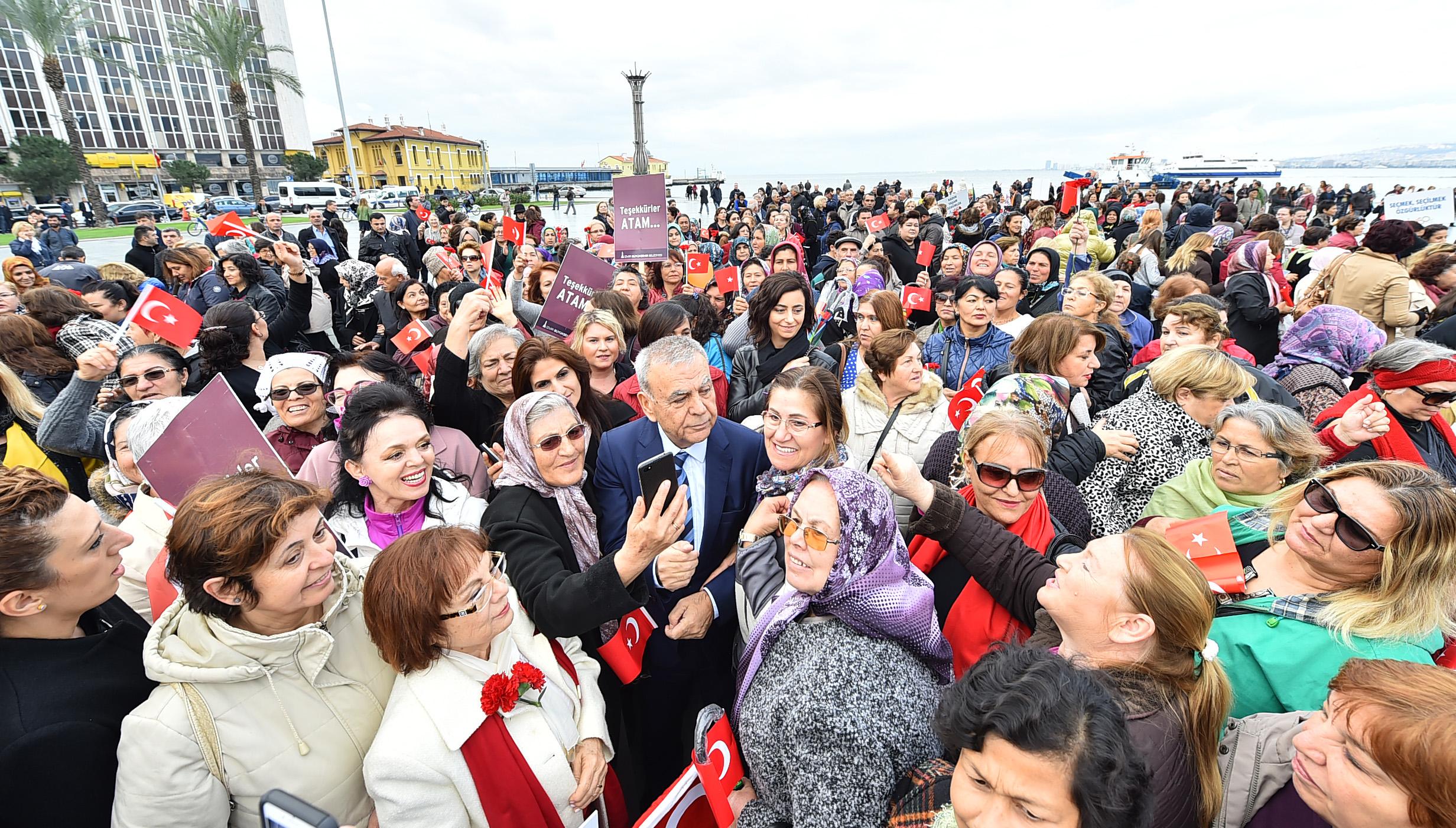 İzmir'in aydınlık kadınları