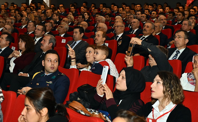 İzmir'de Devlet Övünç Madalyası töreni