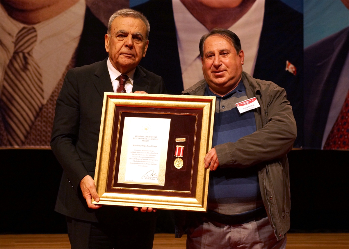 İzmir'de Devlet Övünç Madalyası töreni
