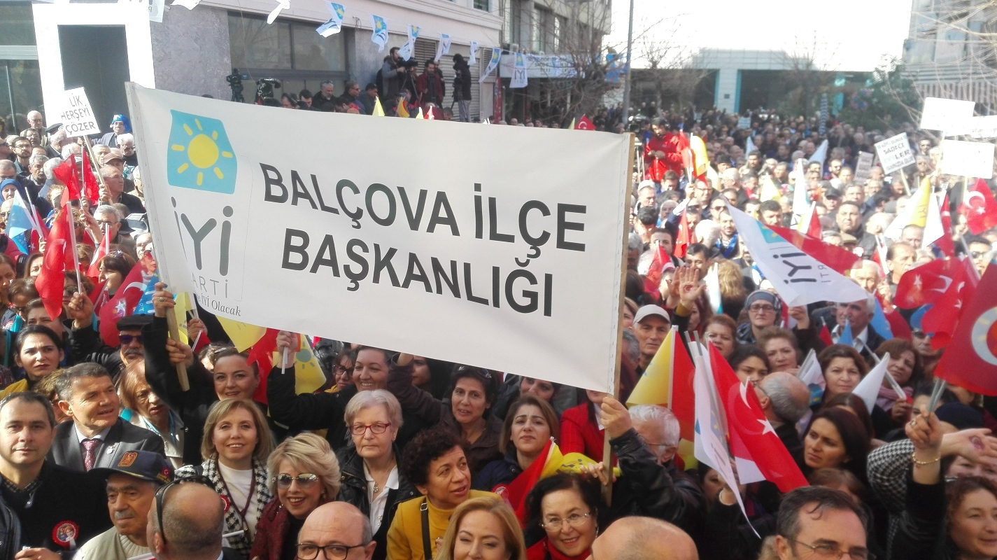 İYİ Parti İzmir'de Akşener heyecanı