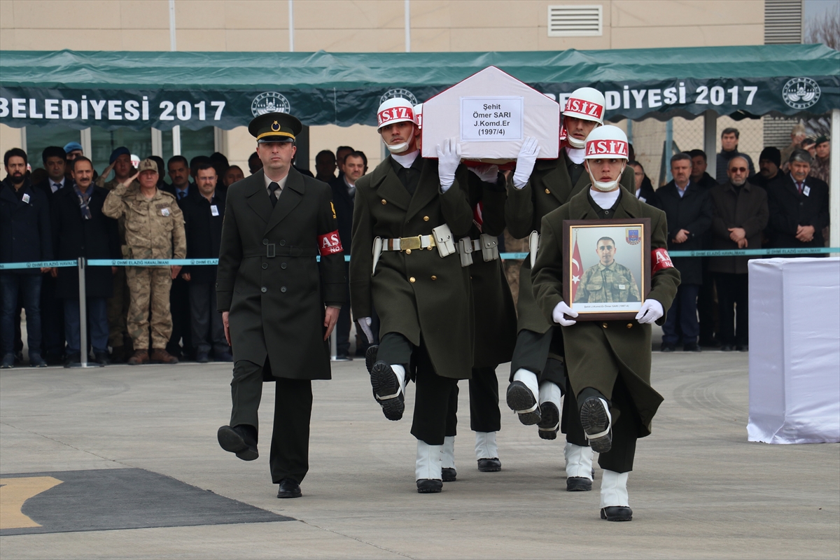 Şehit asker memleketi İzmir'e uğurlandı