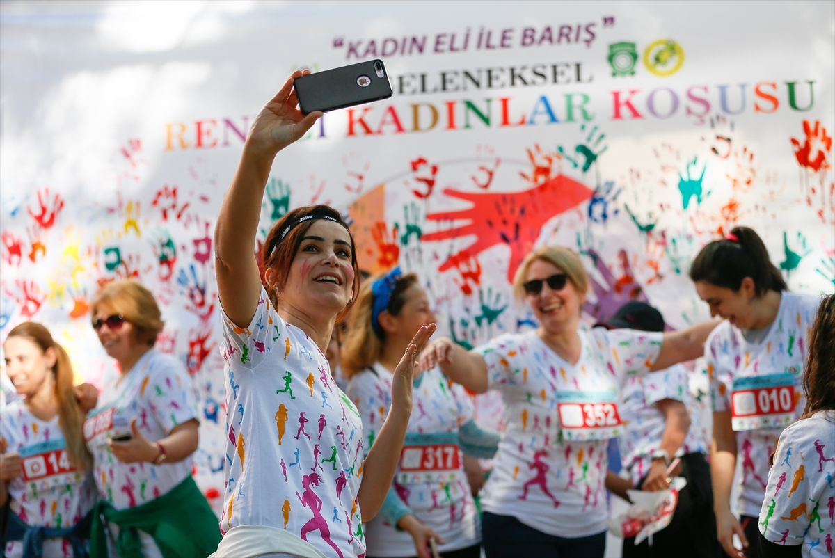 İzmir'de 'Renkli Kadınlar Koşusu'