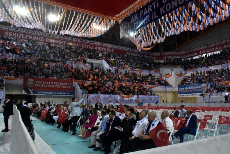 AK Parti İzmir'de kongre heyecanı