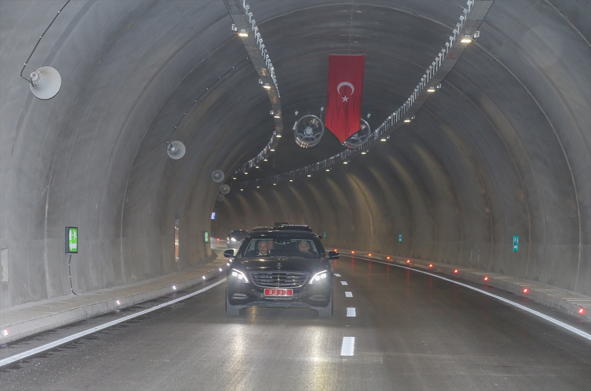 Başbakan Yıldırım Sabuncubeli Tünelleri'ni açtı