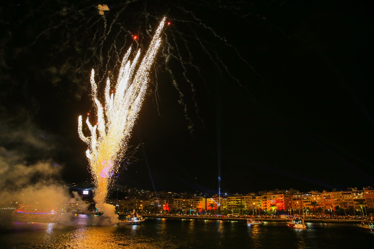Göztepe'den görkemli kutlama