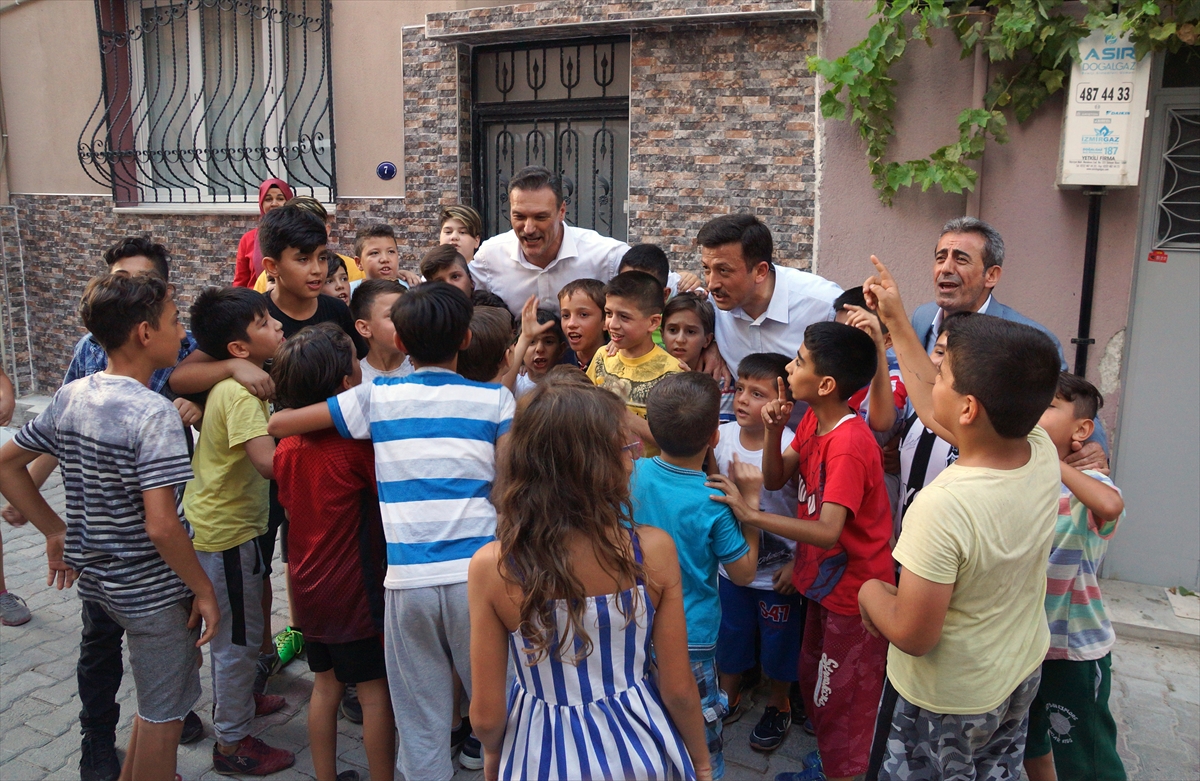 Hamza Dağ ile Alpay Özalan sokakta maç yaptı!