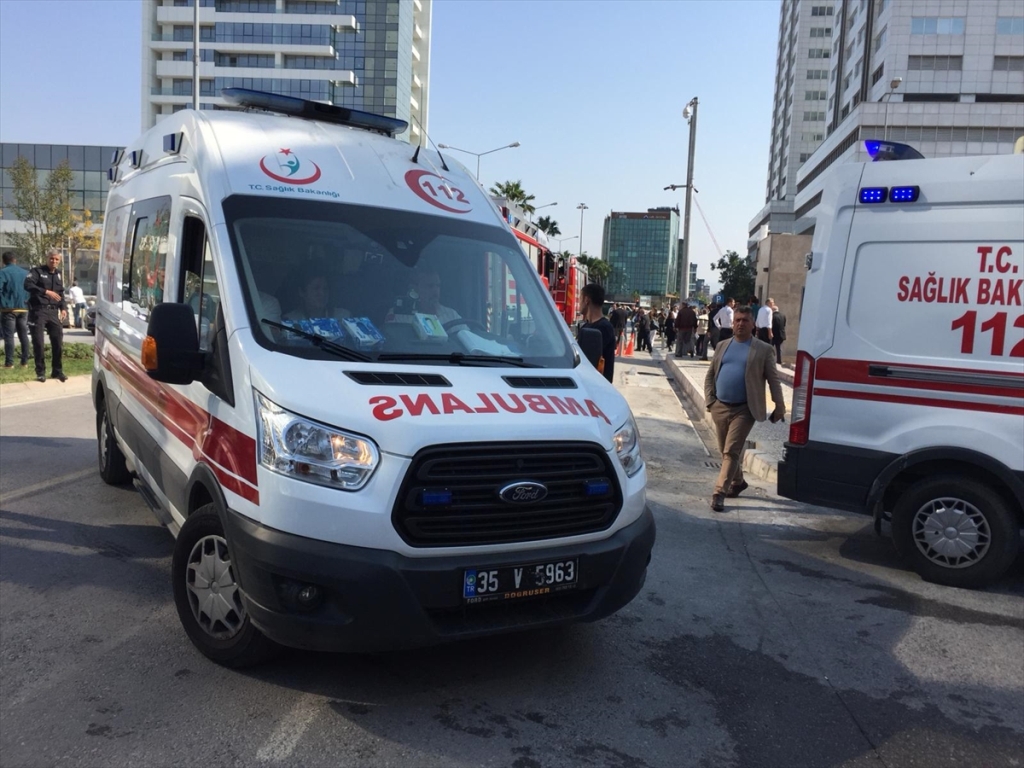 İzmir Adliyesi'nde gaz paniği