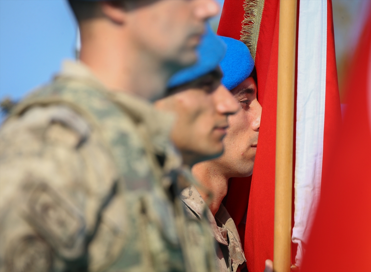 Bakan Soylu Foça'da askerlerin yemin törenine katıldı