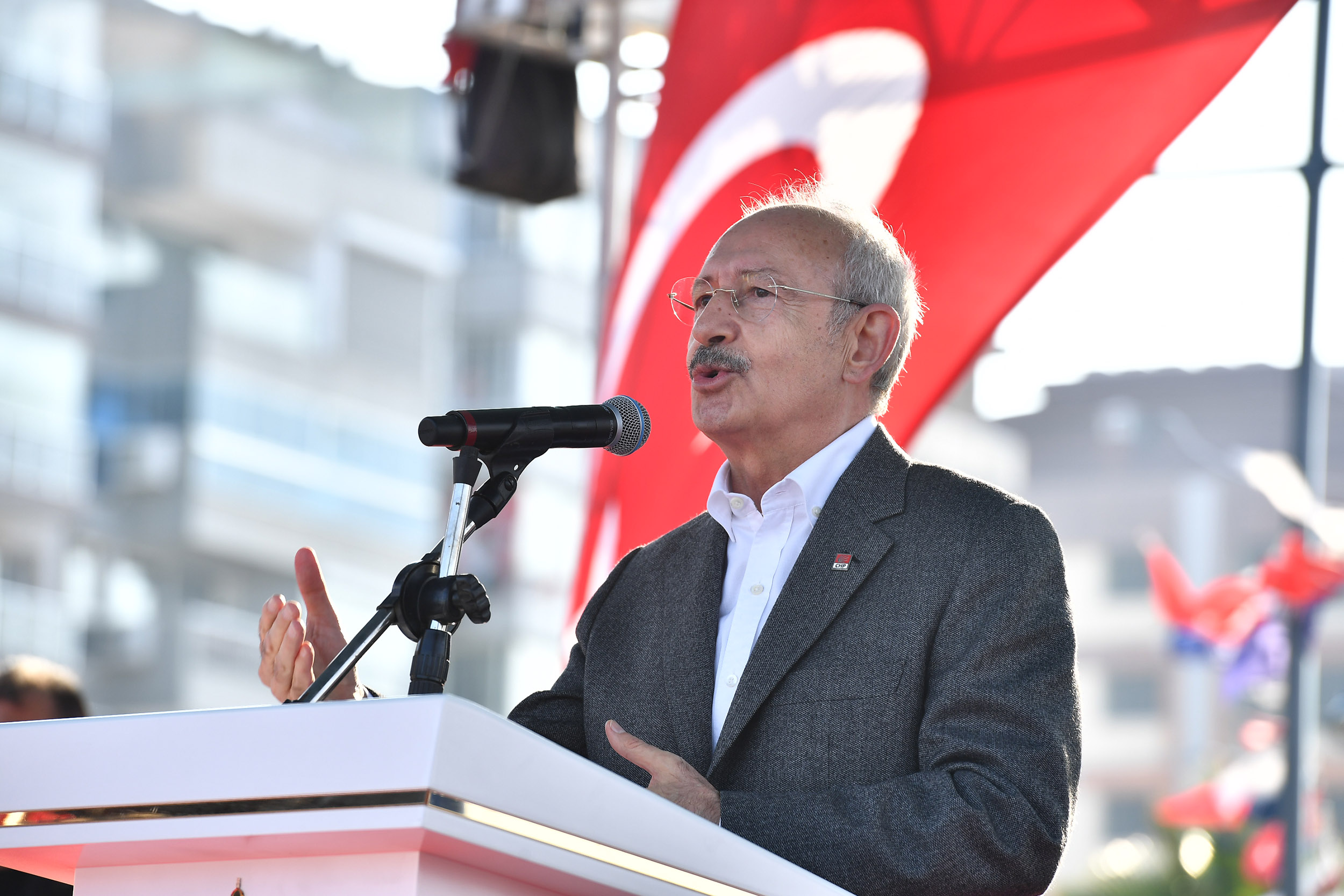 Kılıçdaroğlu, 15 Temmuz Demokrasi Şehitleri Meydanı’nı açtı