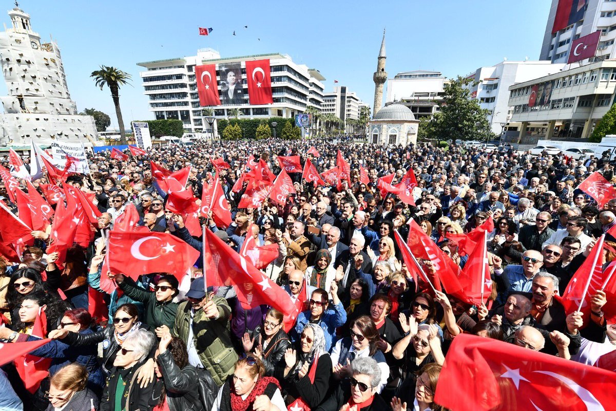 CHP İzmir Konak Meydanı'nda saldırıyı protesto etti