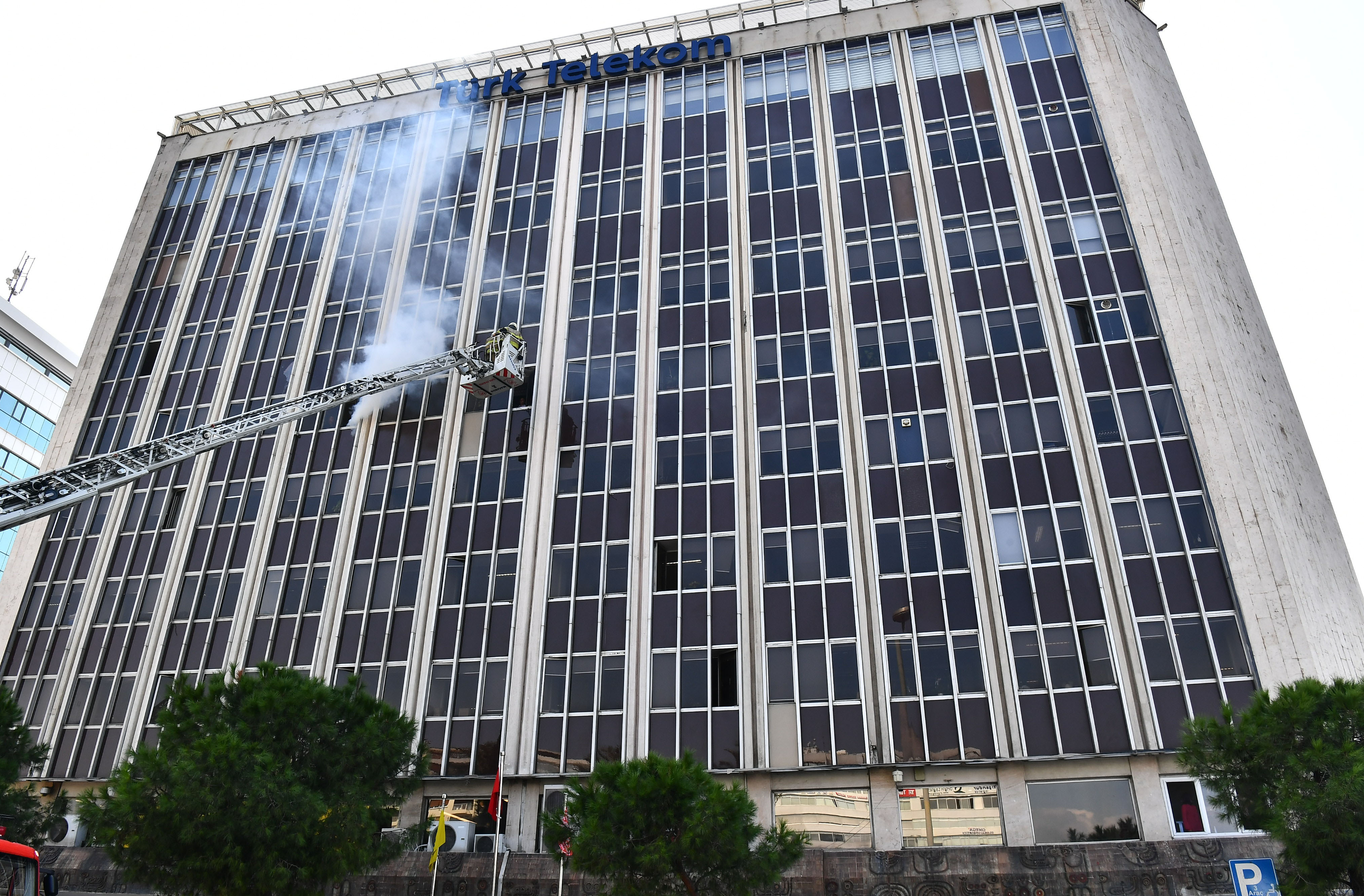 İzmir'de yüksek katlı binada yangın tatbikatı