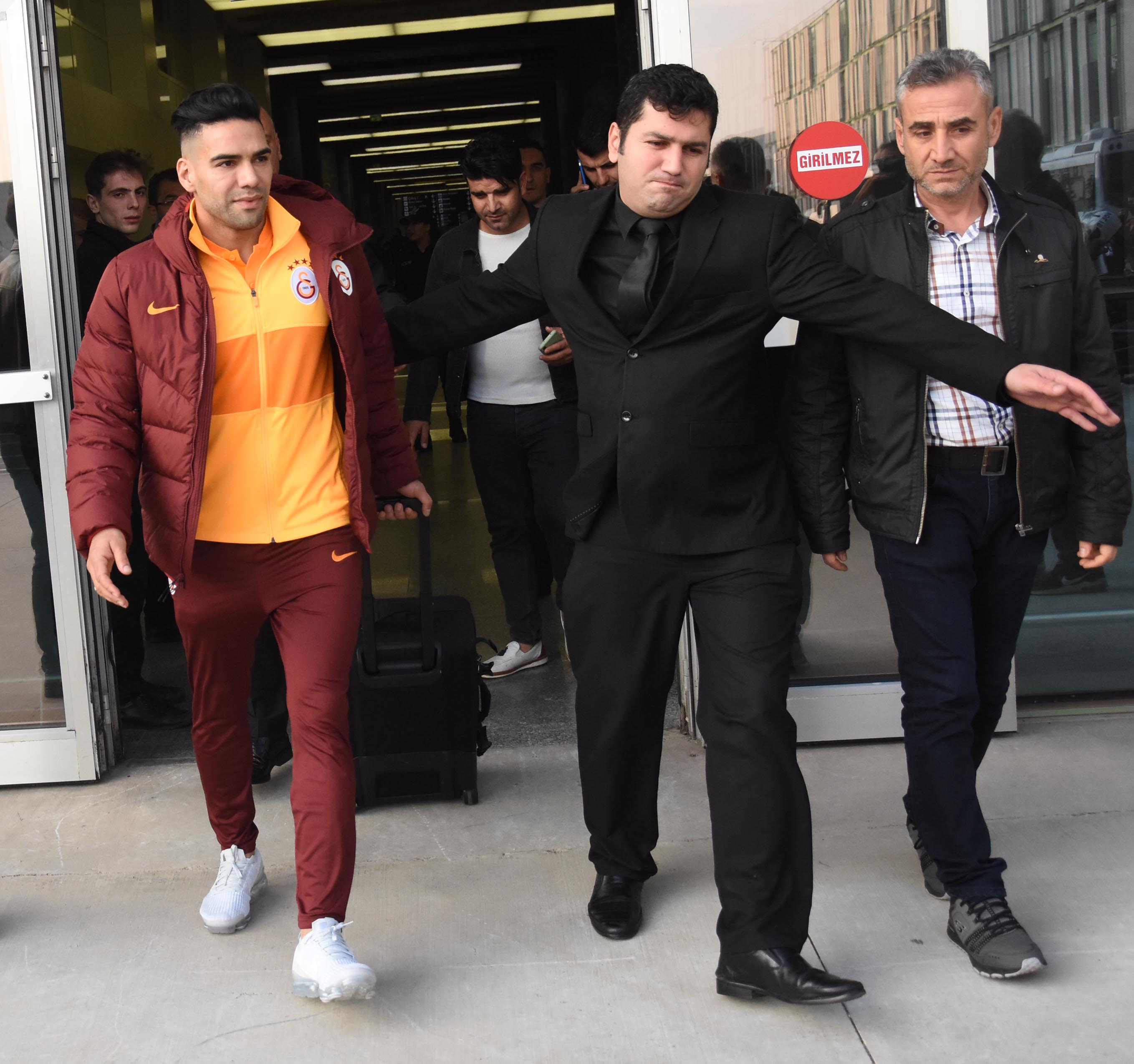 Galatasaray kafilesi İzmir'e geldi