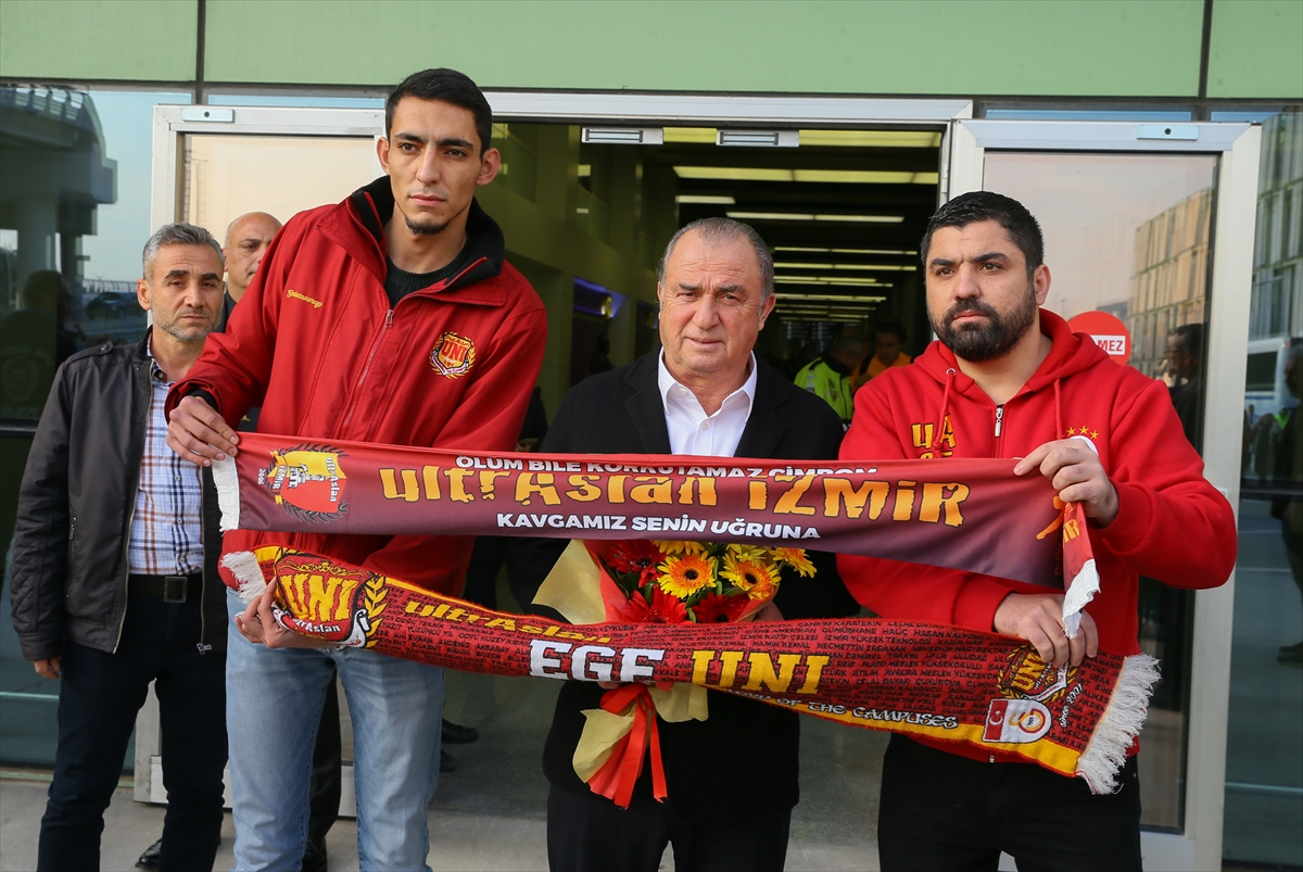 Galatasaray kafilesi İzmir'e geldi