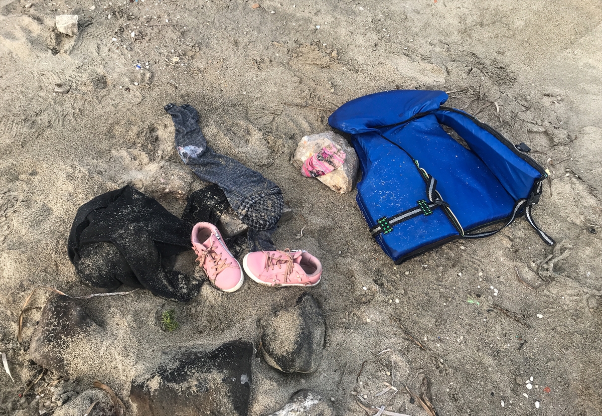 Çeşme'de tekne faciasında ölen çocuklardan geriye ayakkabıları kaldı