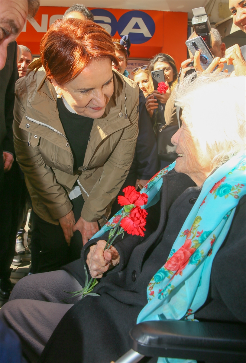 Meral Akşener'den Kıbrıs Şehitleri ziyareti