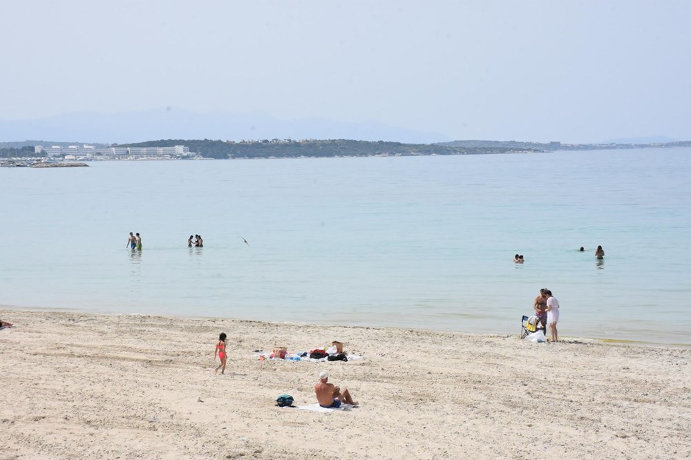 İzmir'de plajlar hareketlendi!