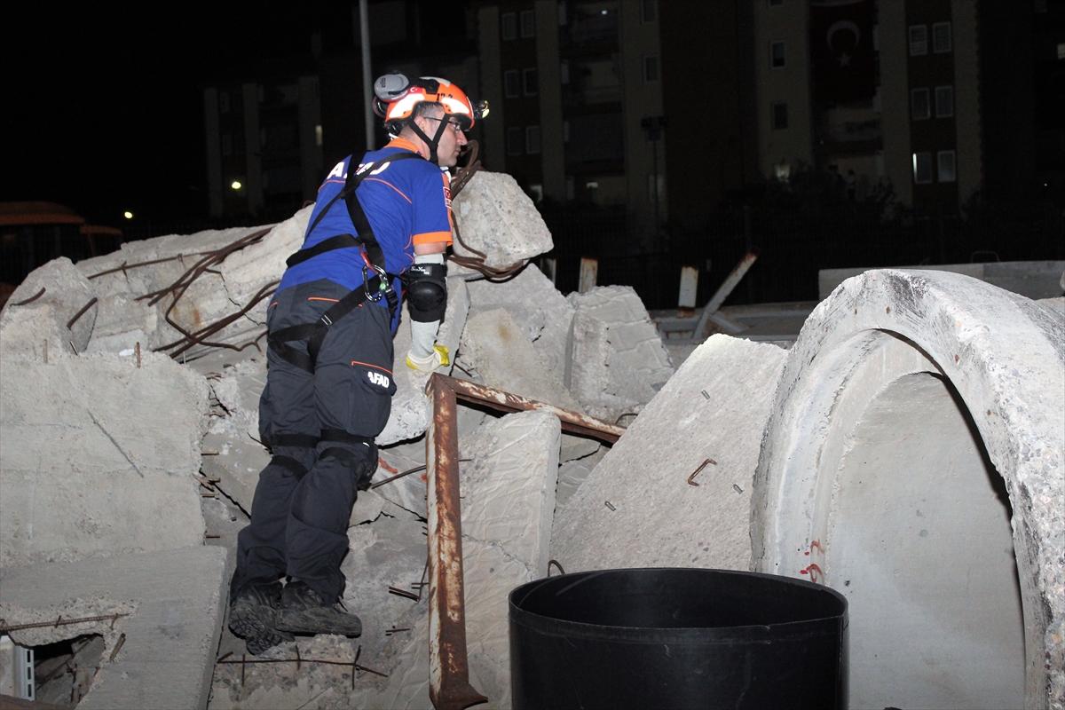 AFAD İzmir'de deprem tatbikatı düzenledi