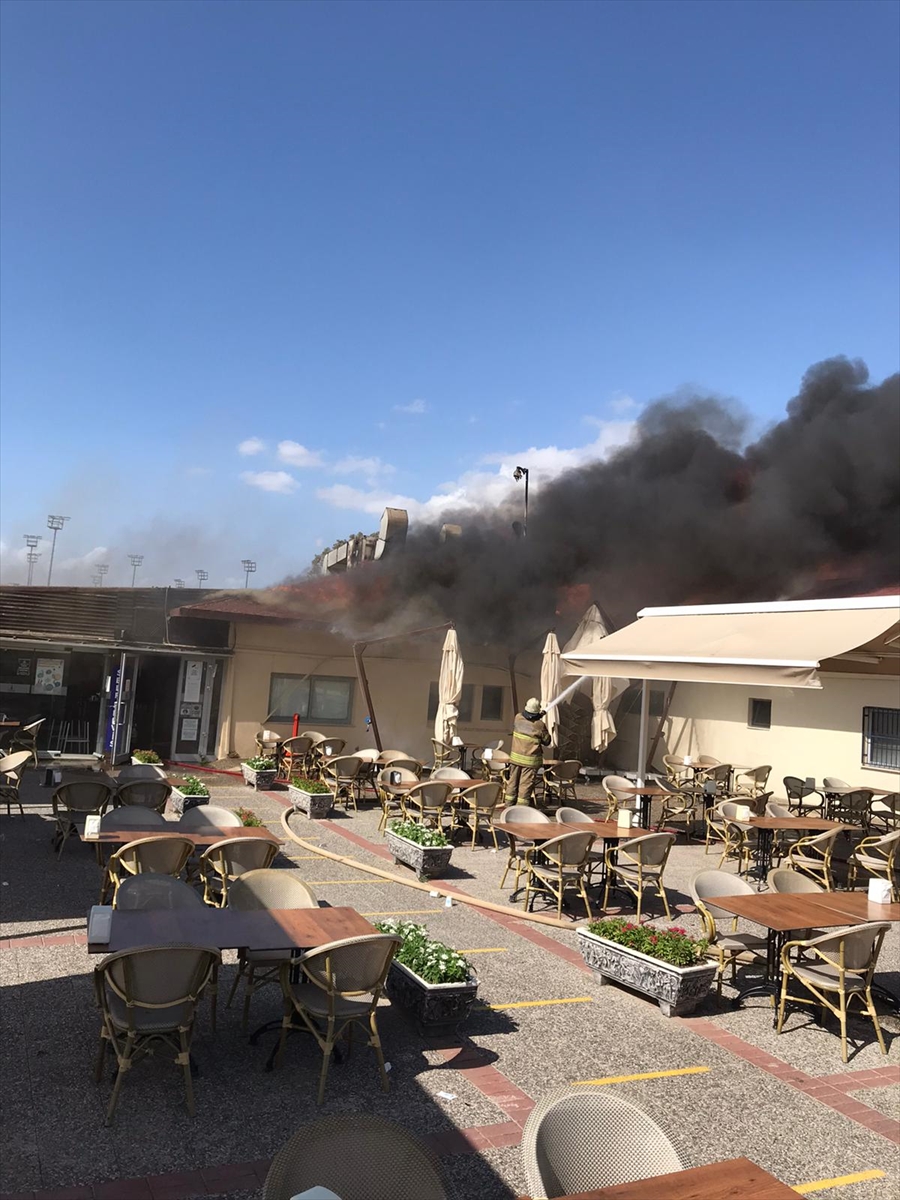 Yasemin Kafe'de yangın paniği!