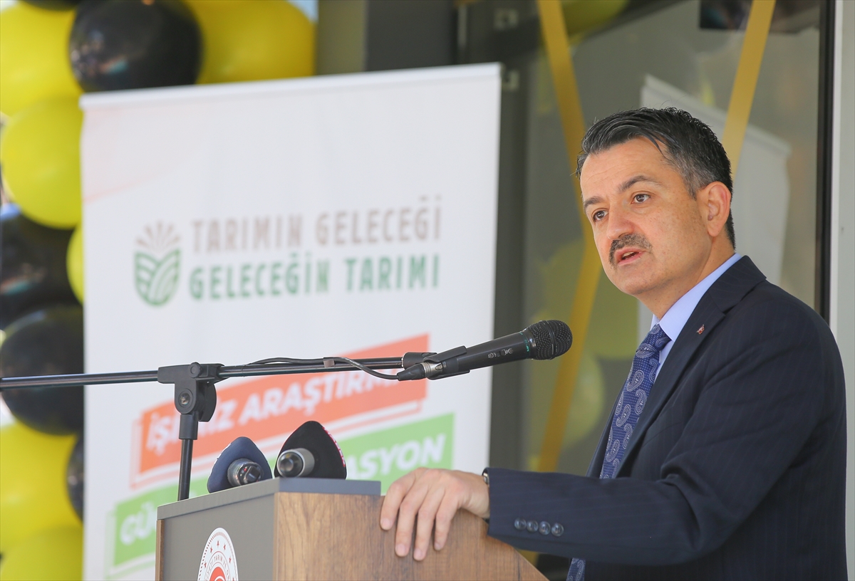 İzmir'de Arıcılık Ar-Ge ve İnovasyon Merkezi açıldı