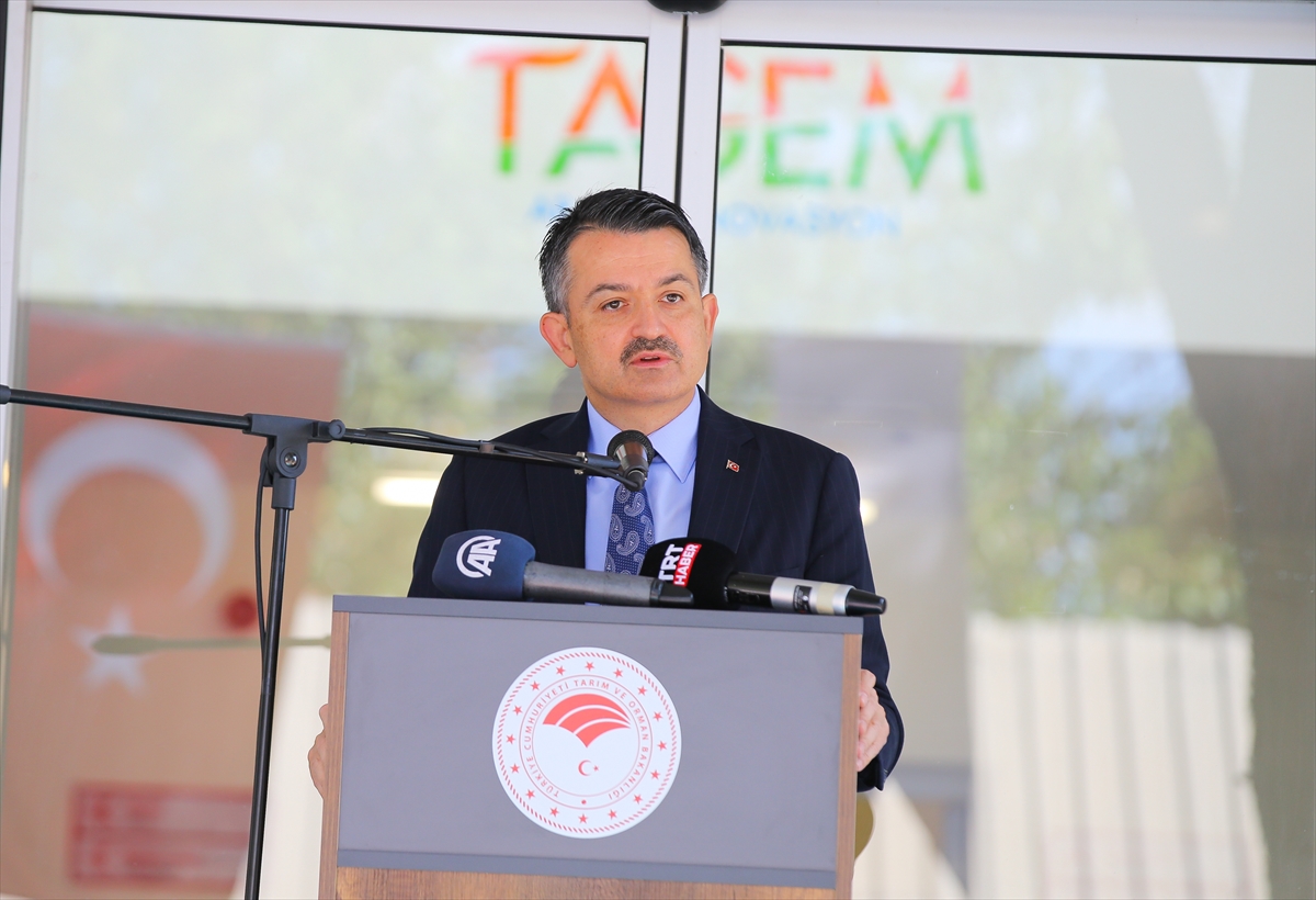 İzmir'de Arıcılık Ar-Ge ve İnovasyon Merkezi açıldı