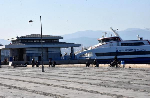 İzmir sahilinde yemek yasağı kuralına uyulmadı
