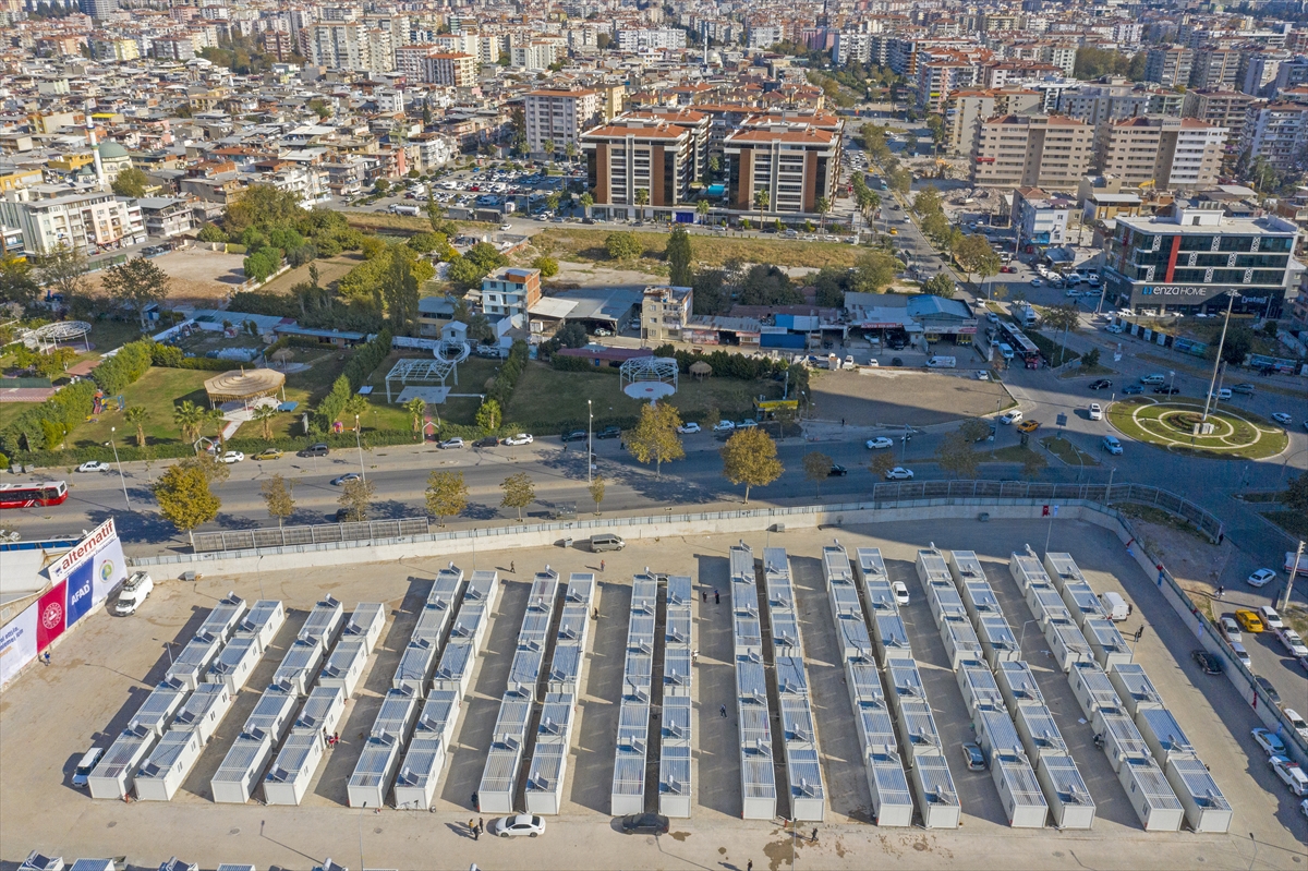 İzmirli depremzedelerin konteyner kentte yeni yaşamları