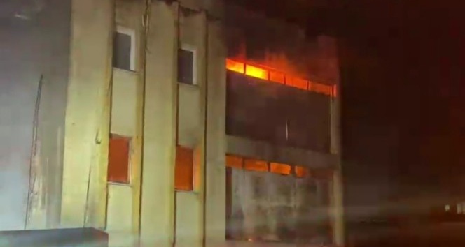 İzmir'de 2 ayrı fabrikada yangın!