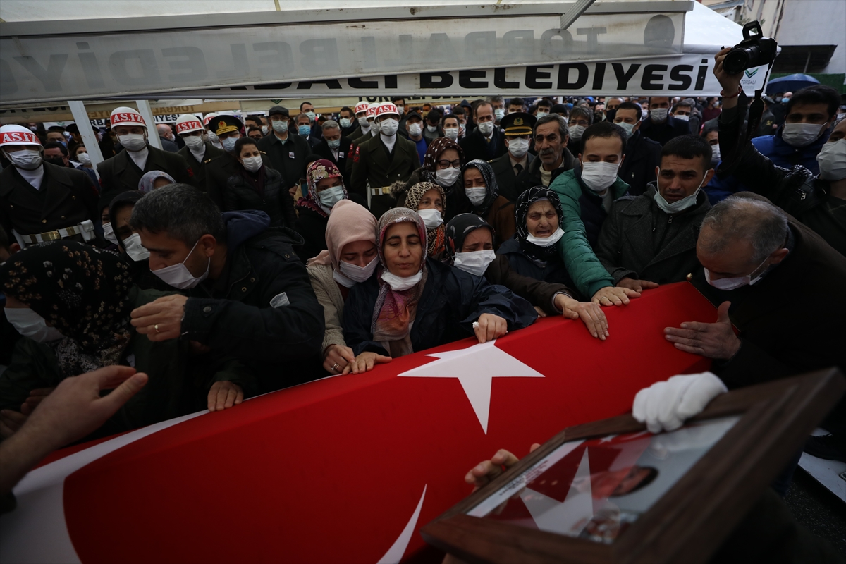Şehit Uzman Çavuş Özbent İzmir'de son yolculuğuna uğurlandı