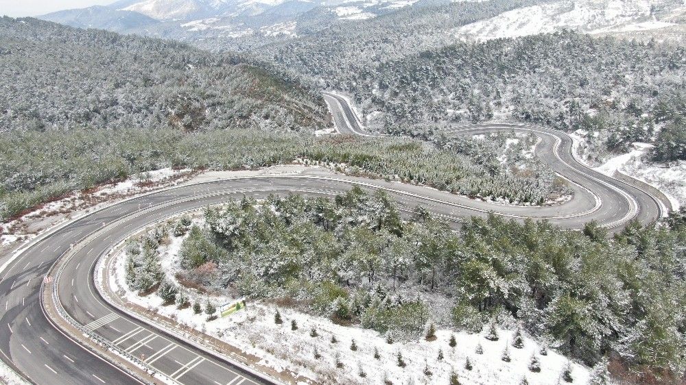 İzmir'in dağlarında kar manzaraları