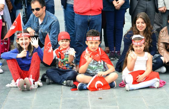 Atatürk'ün çocukları bayramı kutladı