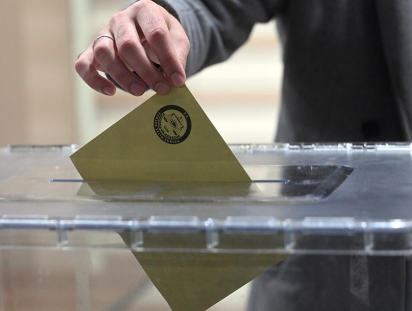 İzmir'de kaç kişi oy kullanacak? İşte ilçe ilçe sandık ve seçmen sayısı...