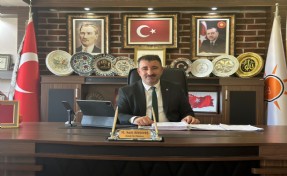 AK Konak İlçe Başkanı Başdaş’tan Başkan Mutlu'ya çağrı: 'Borç pankartını asın'