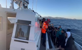 Datça açıklarında 25 göçmen kurtarıldı, 34 göçmen yakalandı