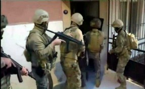 İzmir'de FETÖ operasyonu; 36 gözaltı