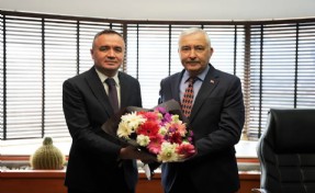 Kaymakam Sarı'dan Başkan Türkmen'e ziyaret