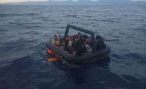 Kuşadası açıklarında 5'i çocuk 15 düzensiz göçmen kurtarıldı