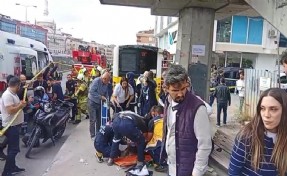 İETT otobüsü durağa daldı! Çok sayıda yaralı var